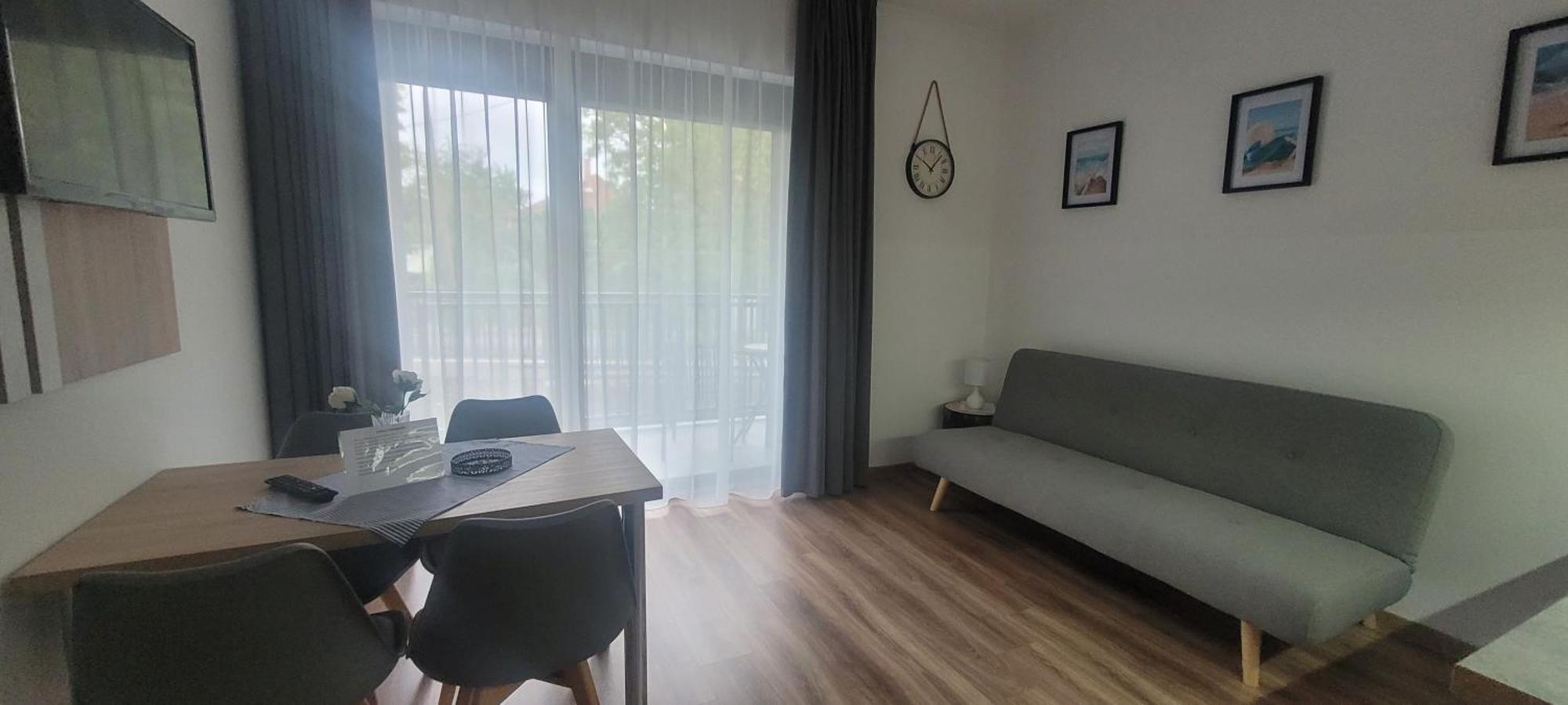 גיולה Csaladi Kikoeto Apartman מראה חיצוני תמונה