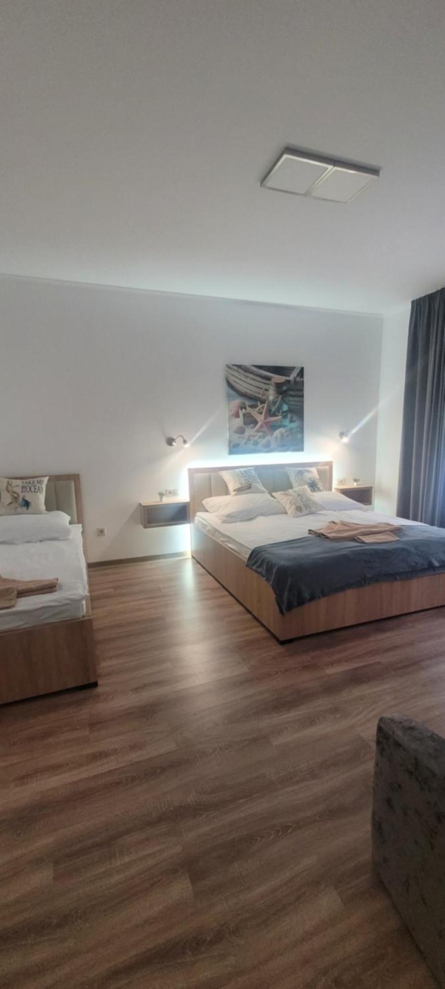 גיולה Csaladi Kikoeto Apartman מראה חיצוני תמונה