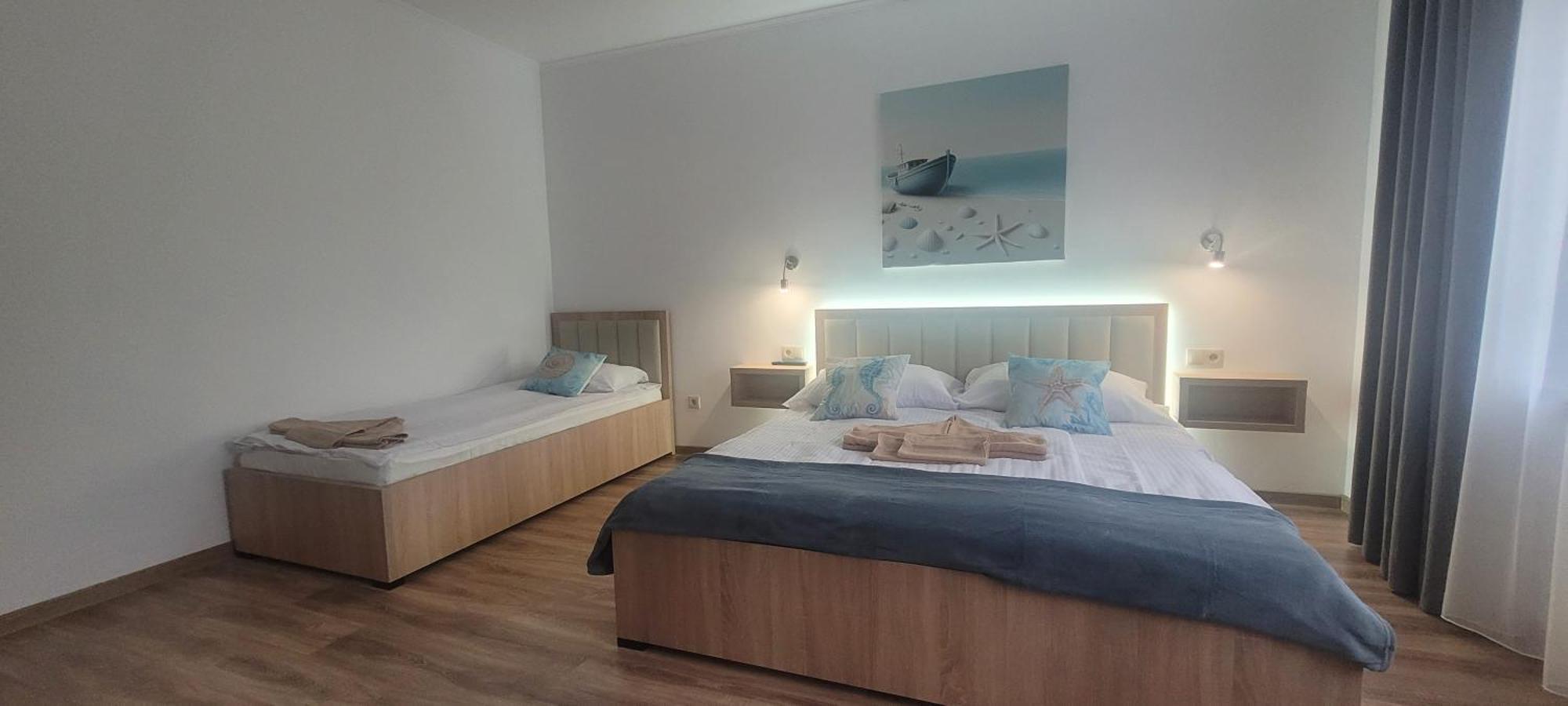 גיולה Csaladi Kikoeto Apartman מראה חיצוני תמונה