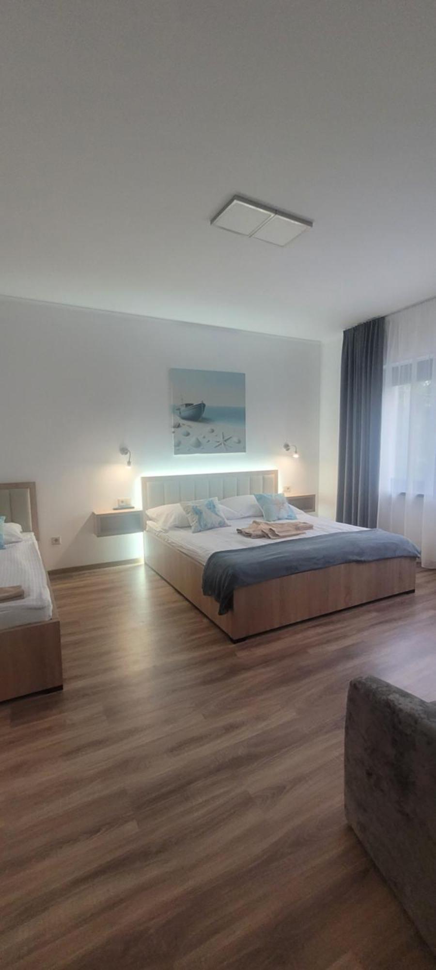 גיולה Csaladi Kikoeto Apartman מראה חיצוני תמונה