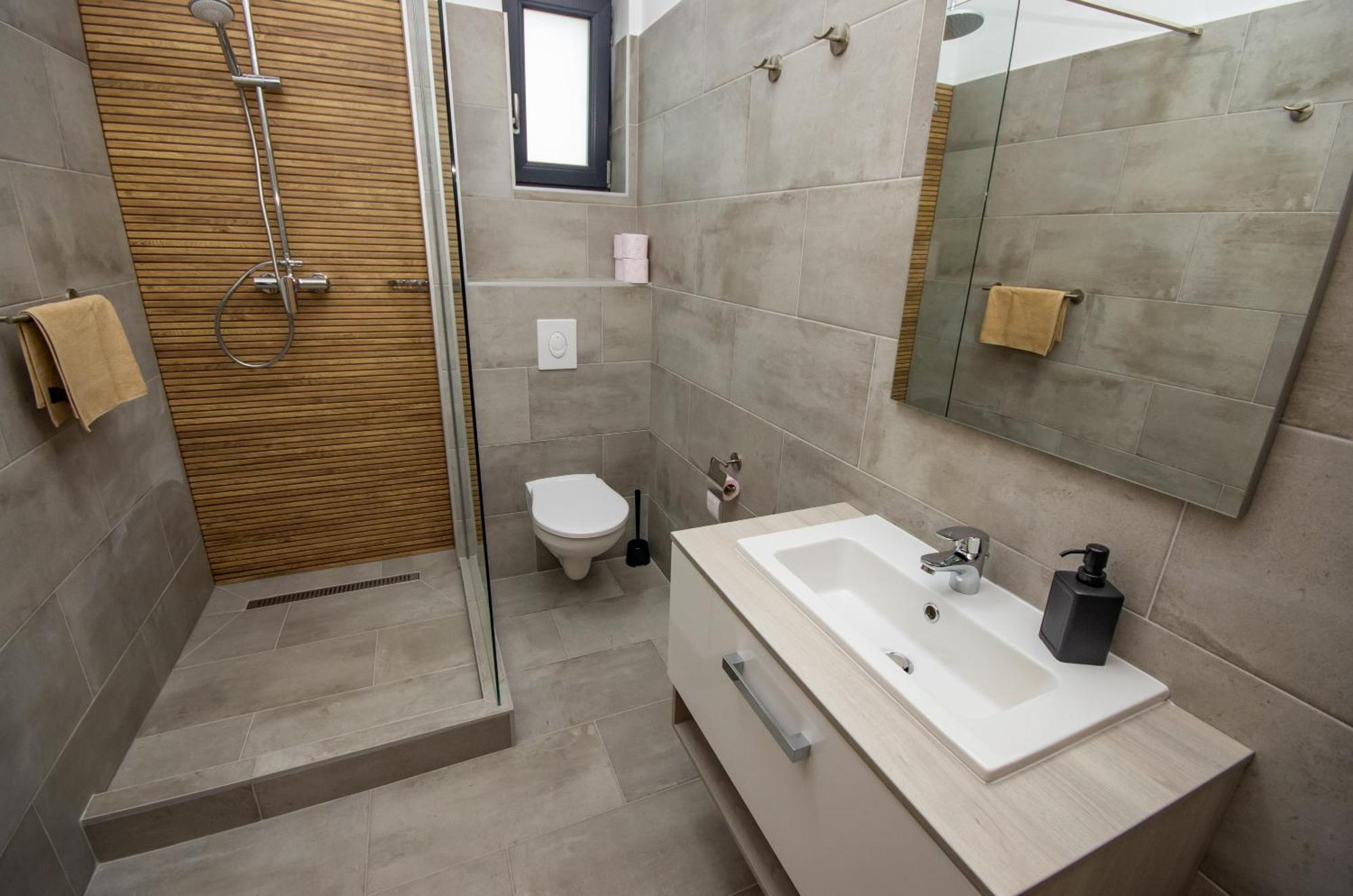 גיולה Csaladi Kikoeto Apartman מראה חיצוני תמונה