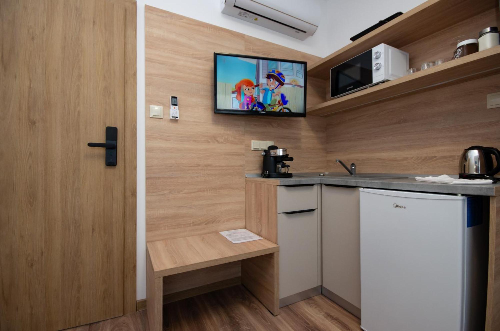 גיולה Csaladi Kikoeto Apartman מראה חיצוני תמונה