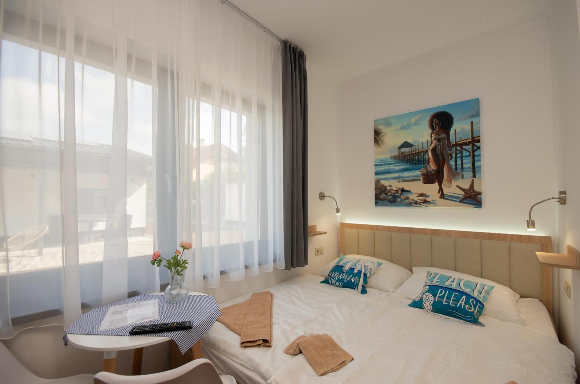 גיולה Csaladi Kikoeto Apartman מראה חיצוני תמונה